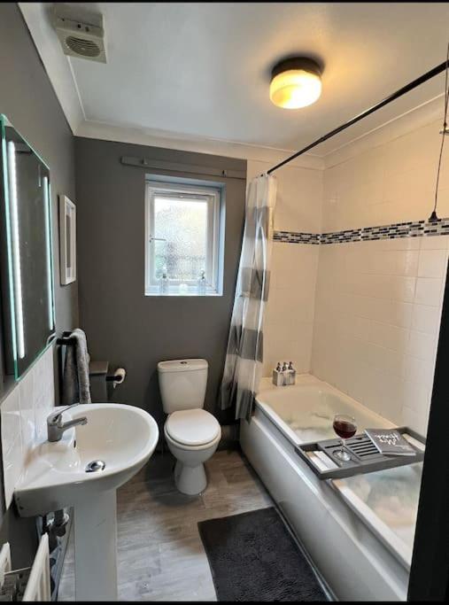 Lovely, Two Bedroom Apartment Central Location London Exterior foto